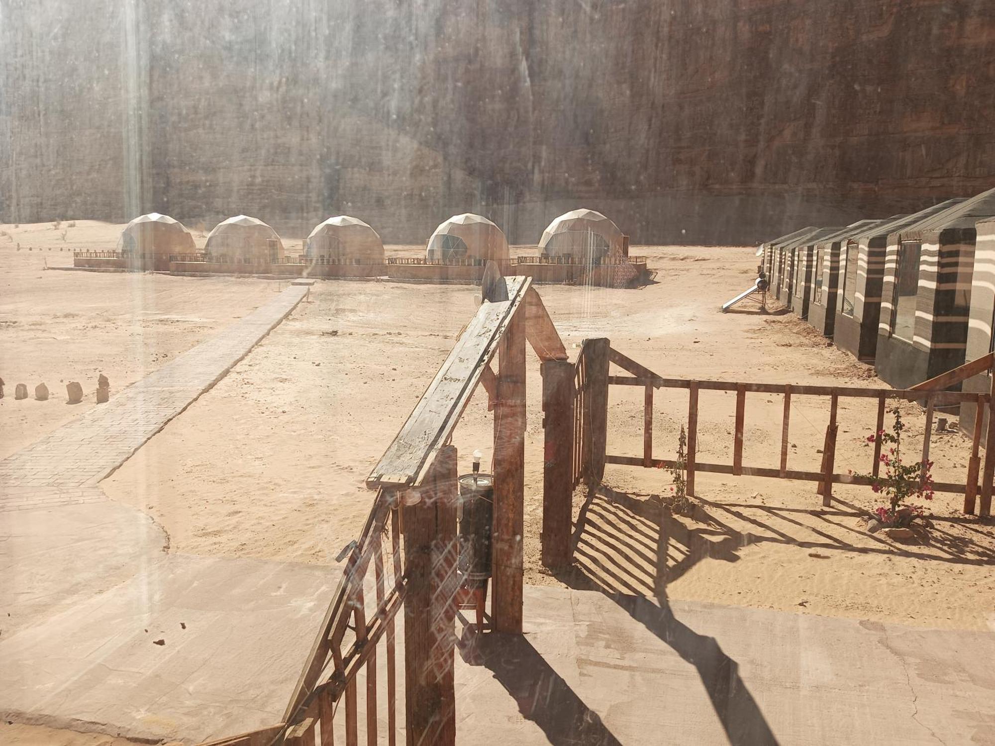 Sunrise Luxury Camp Hotel Wadi Rum Exterior photo